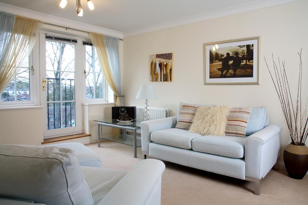Basingstoke Apartments - Westlands House, City Centre, Home-From-Home Exterior photo